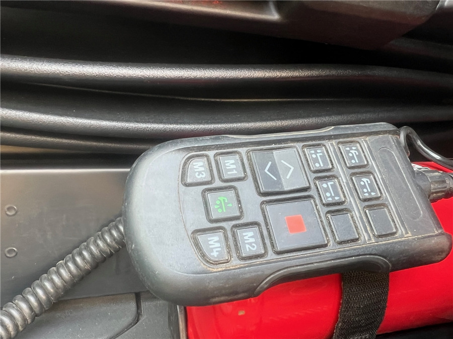 캡 새시 트럭 Scania R650 : 사진 19