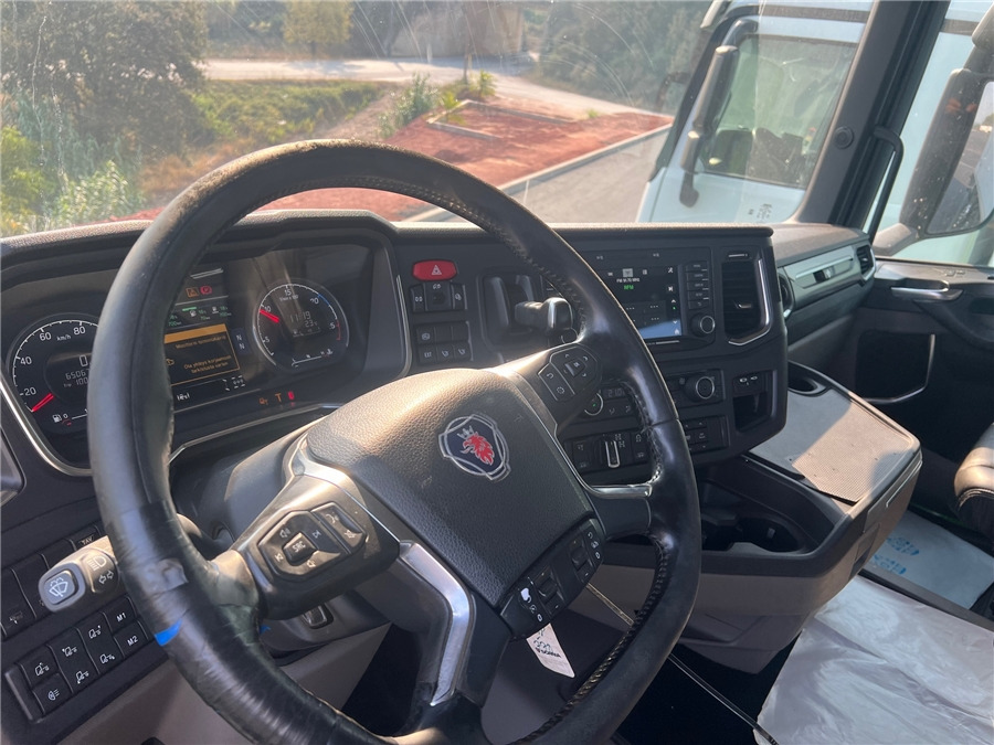 캡 새시 트럭 Scania R650 : 사진 13