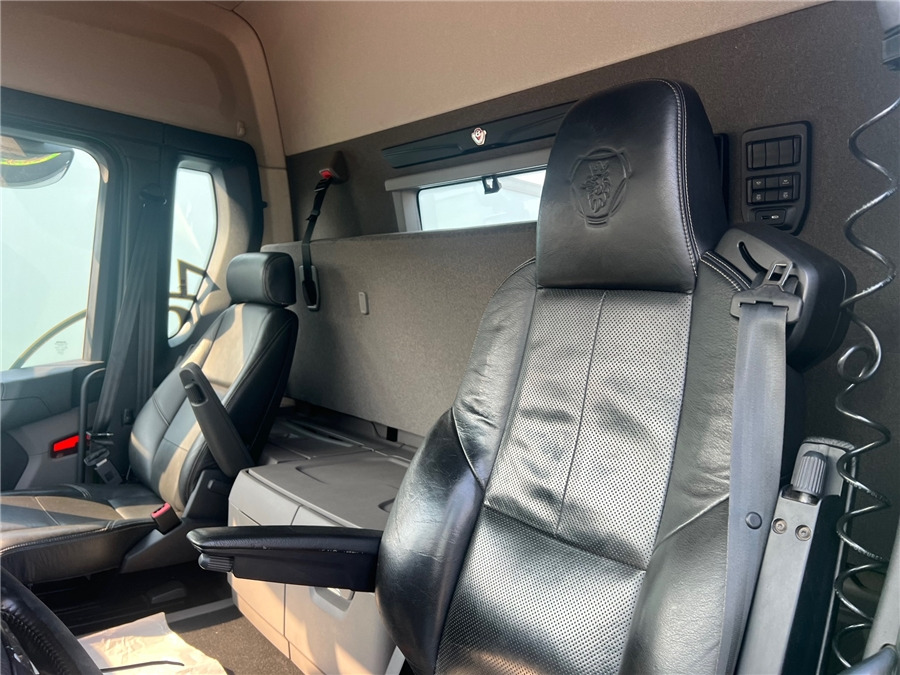 캡 새시 트럭 Scania R650 : 사진 18