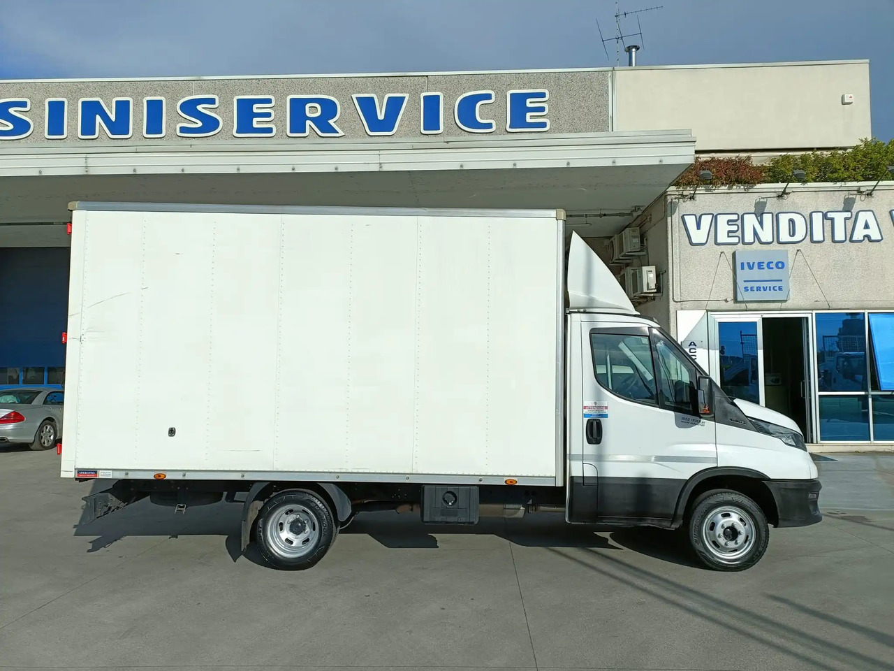 IVECO 35C14 FURGONATO BOX - 박스 밴 : 사진 3 IVECO 35C14 FURGONATO BOX - 박스 밴 : 사진 3