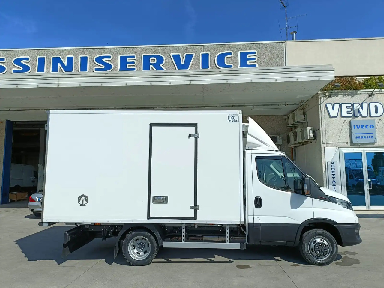 IVECO DAILY 35C18 FRCX 10/2025 - 냉동 밴 : 사진 4 IVECO DAILY 35C18 FRCX 10/2025 - 냉동 밴 : 사진 4