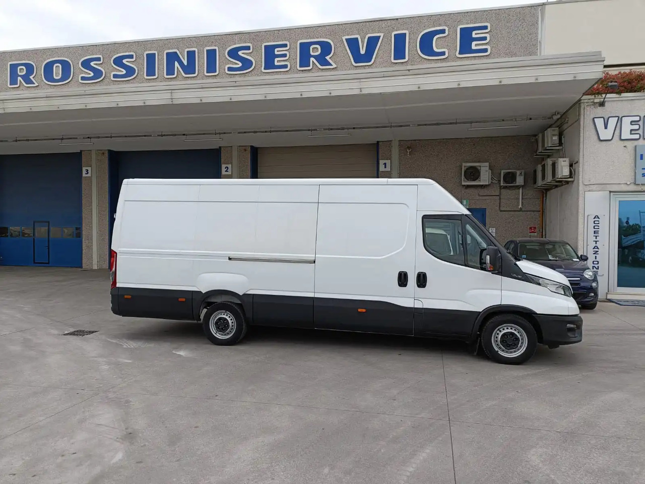 IVECO DAILY 35S16 V - 패널 밴 : 사진 4 IVECO DAILY 35S16 V - 패널 밴 : 사진 4