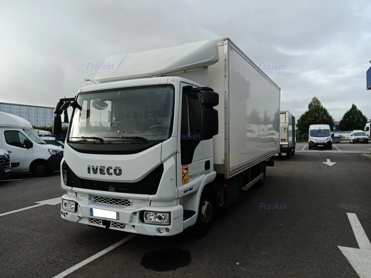 IVECO EUROCARGO 100E19P - 박스 트럭 : 사진 2 IVECO EUROCARGO 100E19P - 박스 트럭 : 사진 2
