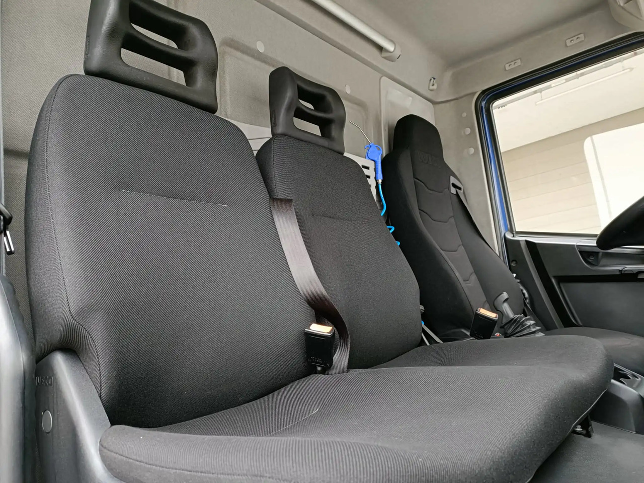 IVECO EUROCARGO 120E22P - 캡 새시 트럭 : 사진 3 IVECO EUROCARGO 120E22P - 캡 새시 트럭 : 사진 3