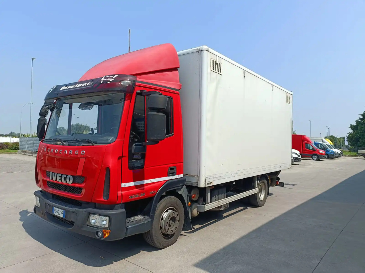 IVECO EUROCARGO 120EL22 - 박스 트럭 : 사진 3 IVECO EUROCARGO 120EL22 - 박스 트럭 : 사진 3
