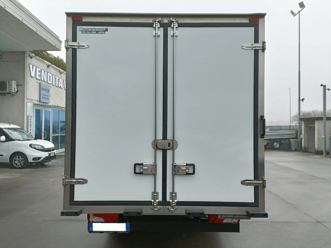 MERCEDES BENZ SPRINTER 415 150 CV - 냉동 밴 : 사진 5 MERCEDES BENZ SPRINTER 415 150 CV - 냉동 밴 : 사진 5