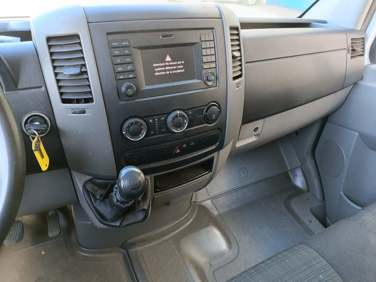 MERCEDES BENZ SPRINTER 514 CDI 3T5 - 커튼 사이드 밴 : 사진 4 MERCEDES BENZ SPRINTER 514 CDI 3T5 - 커튼 사이드 밴 : 사진 4
