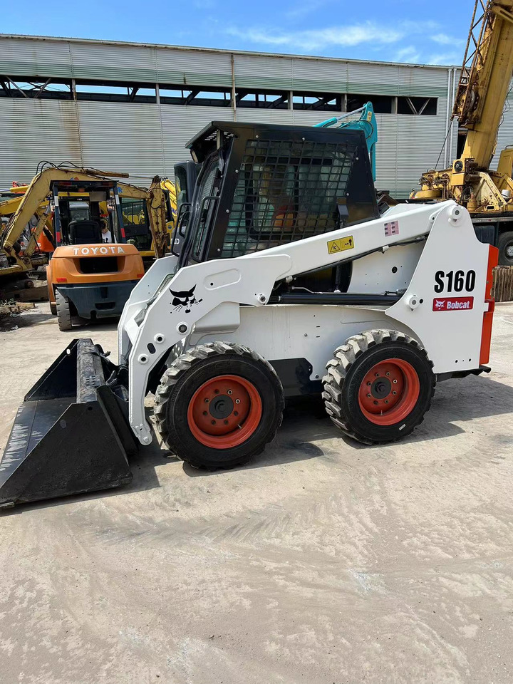 Bobcat S160 - 스키드 스티어 로더 : 사진 4 Bobcat S160 - 스키드 스티어 로더 : 사진 4