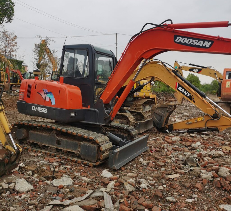 Doosan DH55 - 크롤러 굴삭기 : 사진 1 Doosan DH55 - 크롤러 굴삭기 : 사진 1