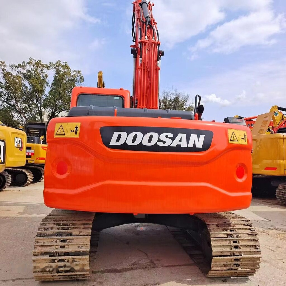 Doosan DX140 - 크롤러 굴삭기 : 사진 1 Doosan DX140 - 크롤러 굴삭기 : 사진 1