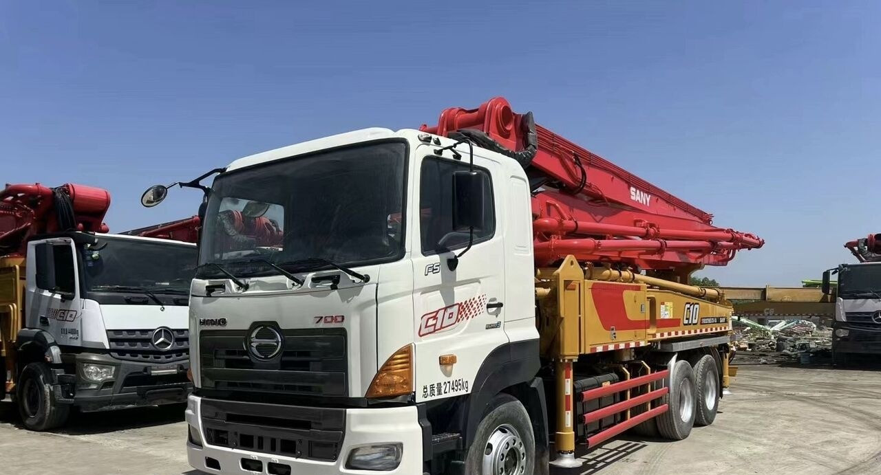 Hino Sany on chassis - 콘크리트 펌프 트럭 : 사진 1 Hino Sany on chassis - 콘크리트 펌프 트럭 : 사진 1