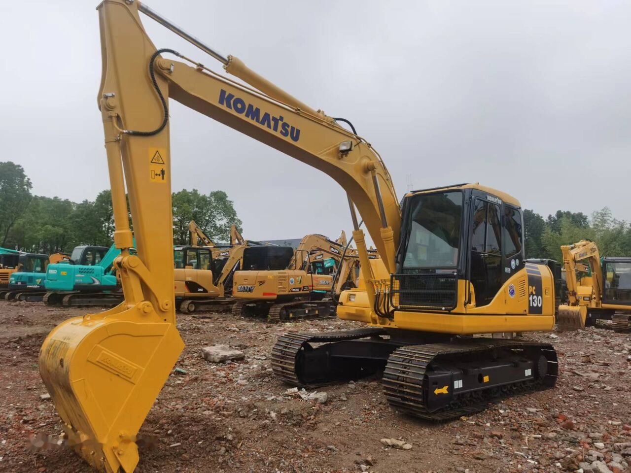 Komatsu PC130 - 크롤러 굴삭기 : 사진 5 Komatsu PC130 - 크롤러 굴삭기 : 사진 5