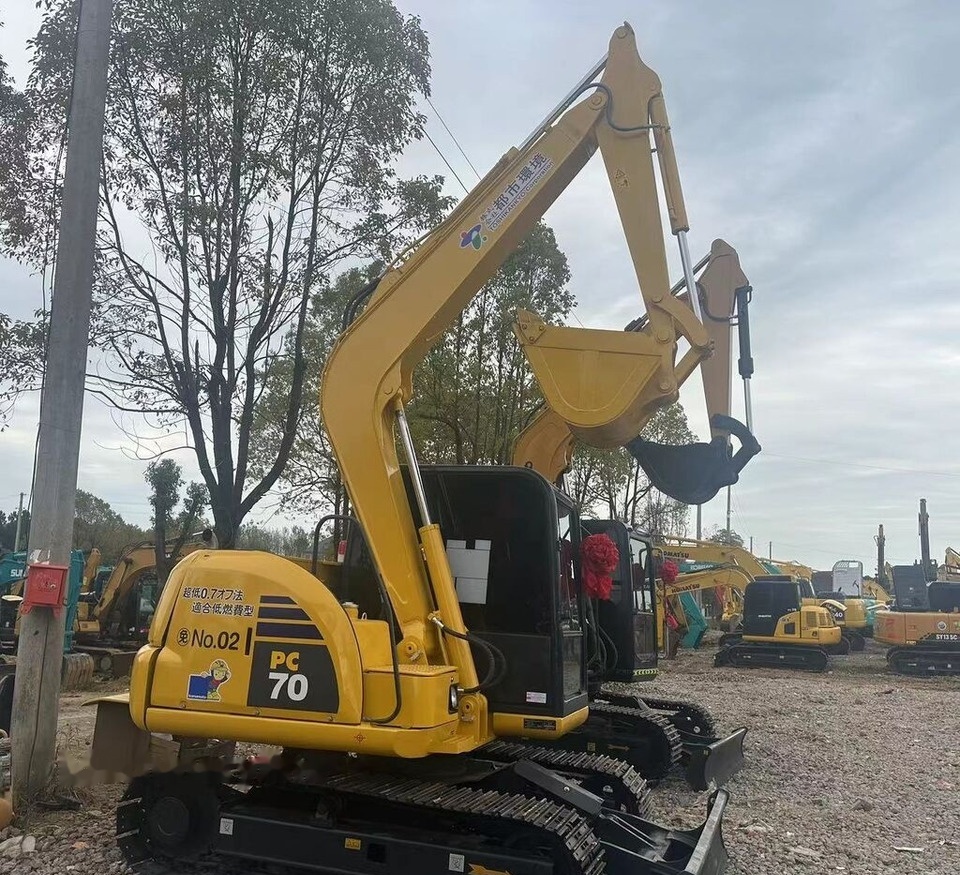 Komatsu PC70 - 미니 굴삭기 : 사진 2 Komatsu PC70 - 미니 굴삭기 : 사진 2