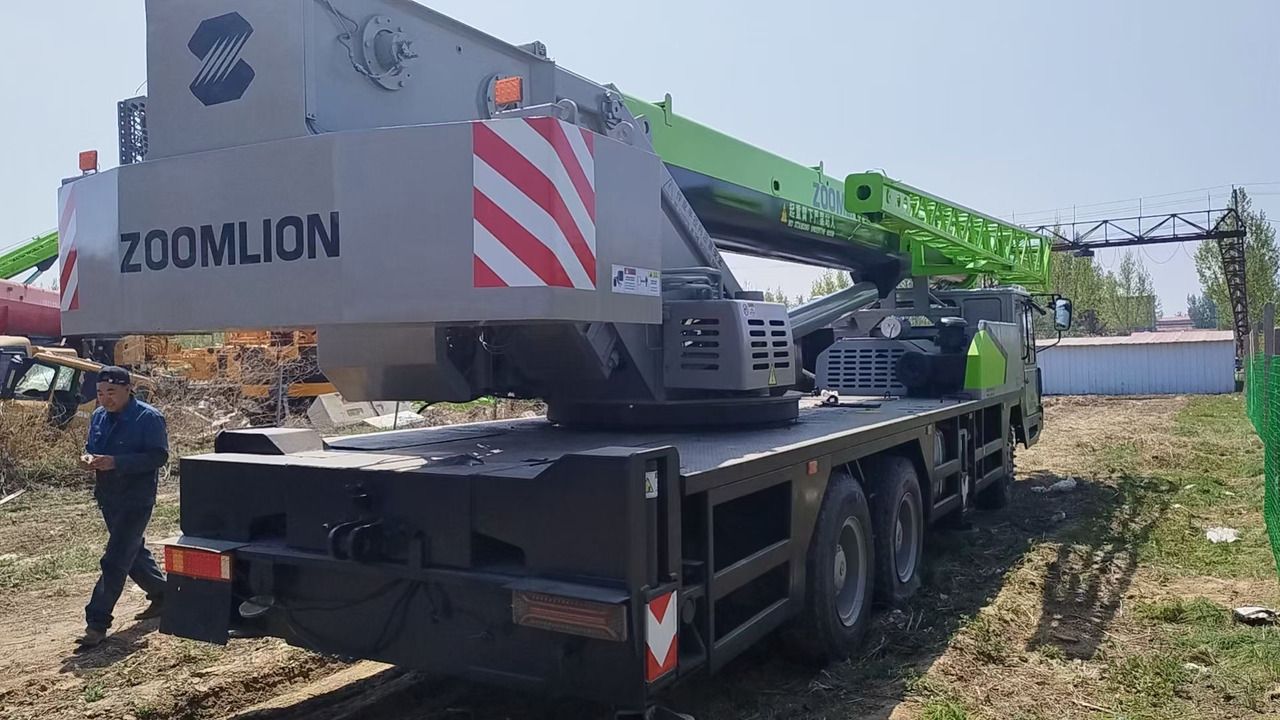 ZOOMLION ZTC300V - 모바일 크레인 : 사진 3 ZOOMLION ZTC300V - 모바일 크레인 : 사진 3