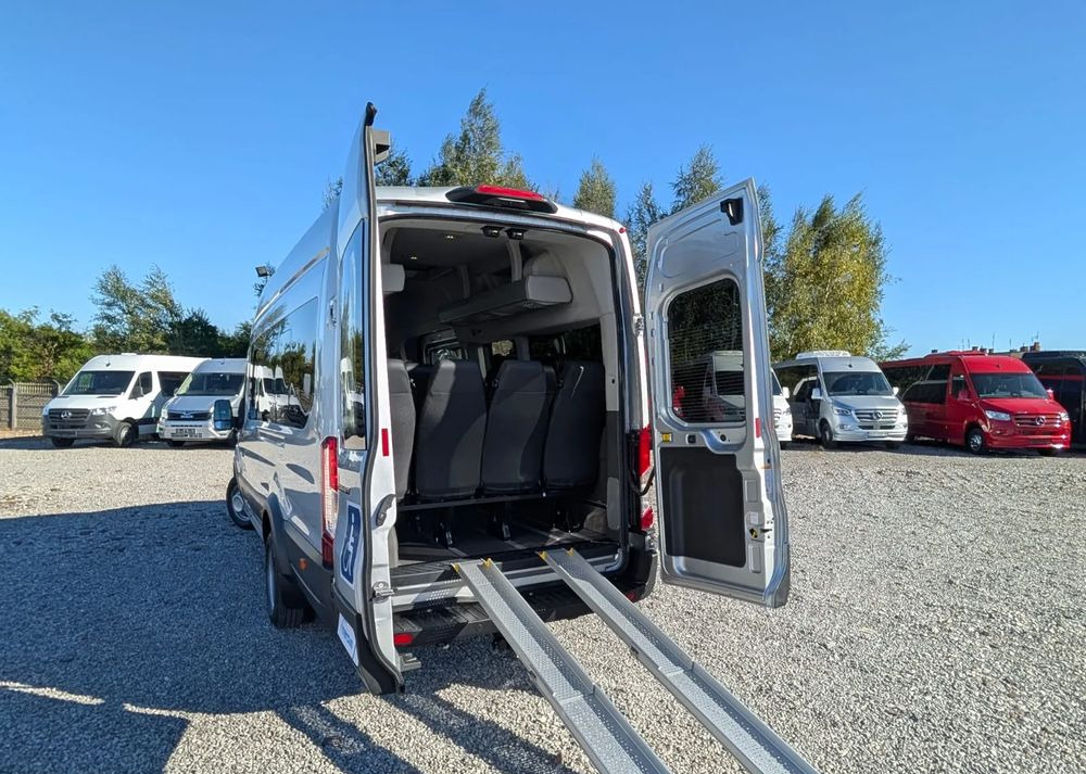 신규 소형 버스, 승합차 Ford Transit : 사진 7