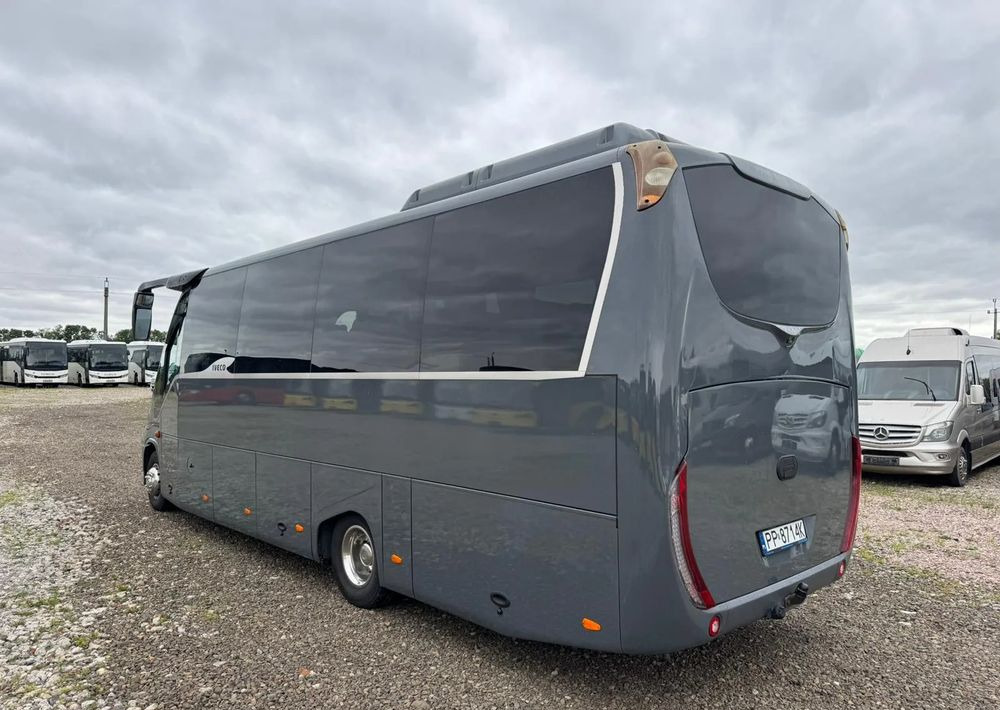 Iveco Daily - 대형 버스 : 사진 4 Iveco Daily - 대형 버스 : 사진 4