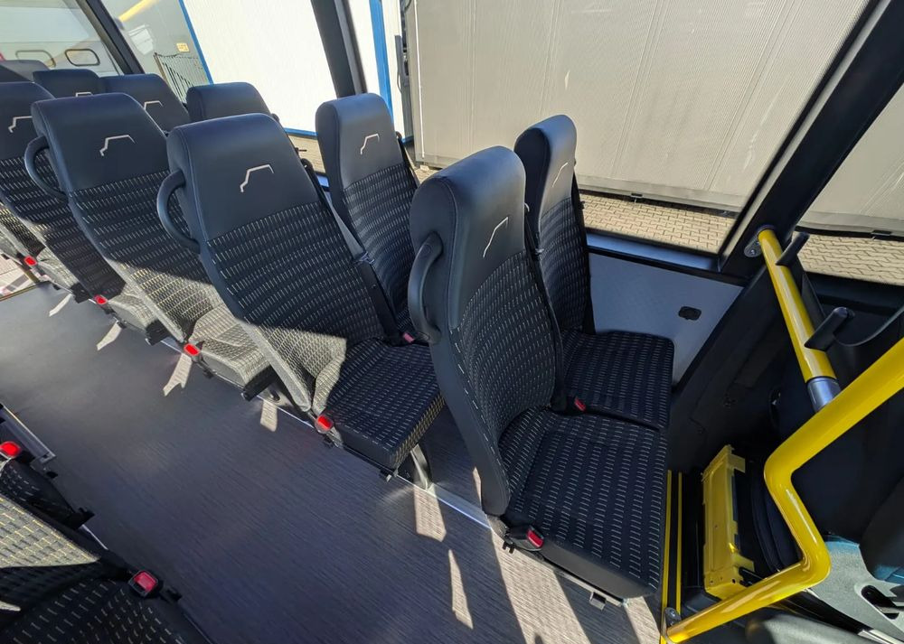 신규 시내버스 Mercedes-Benz Sprinter 517 City : 사진 17