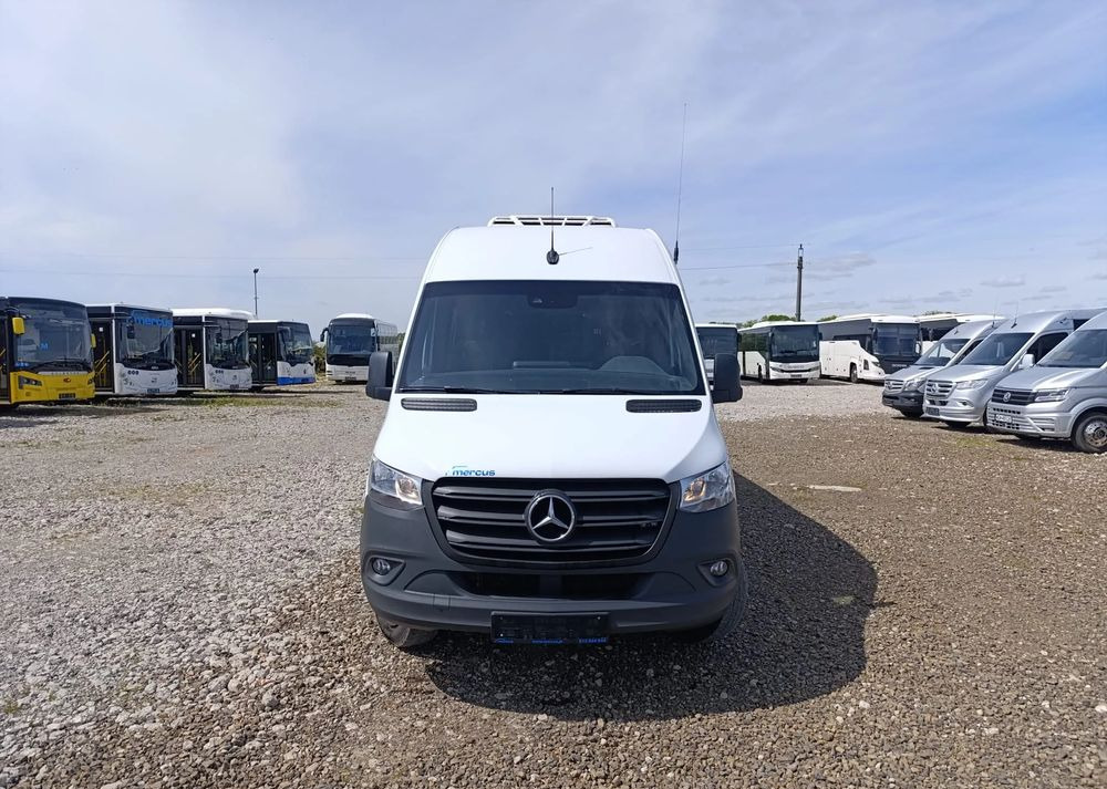 리스  Mercedes-Benz Sprinter 519 Mercedes-Benz Sprinter 519 : 사진 13