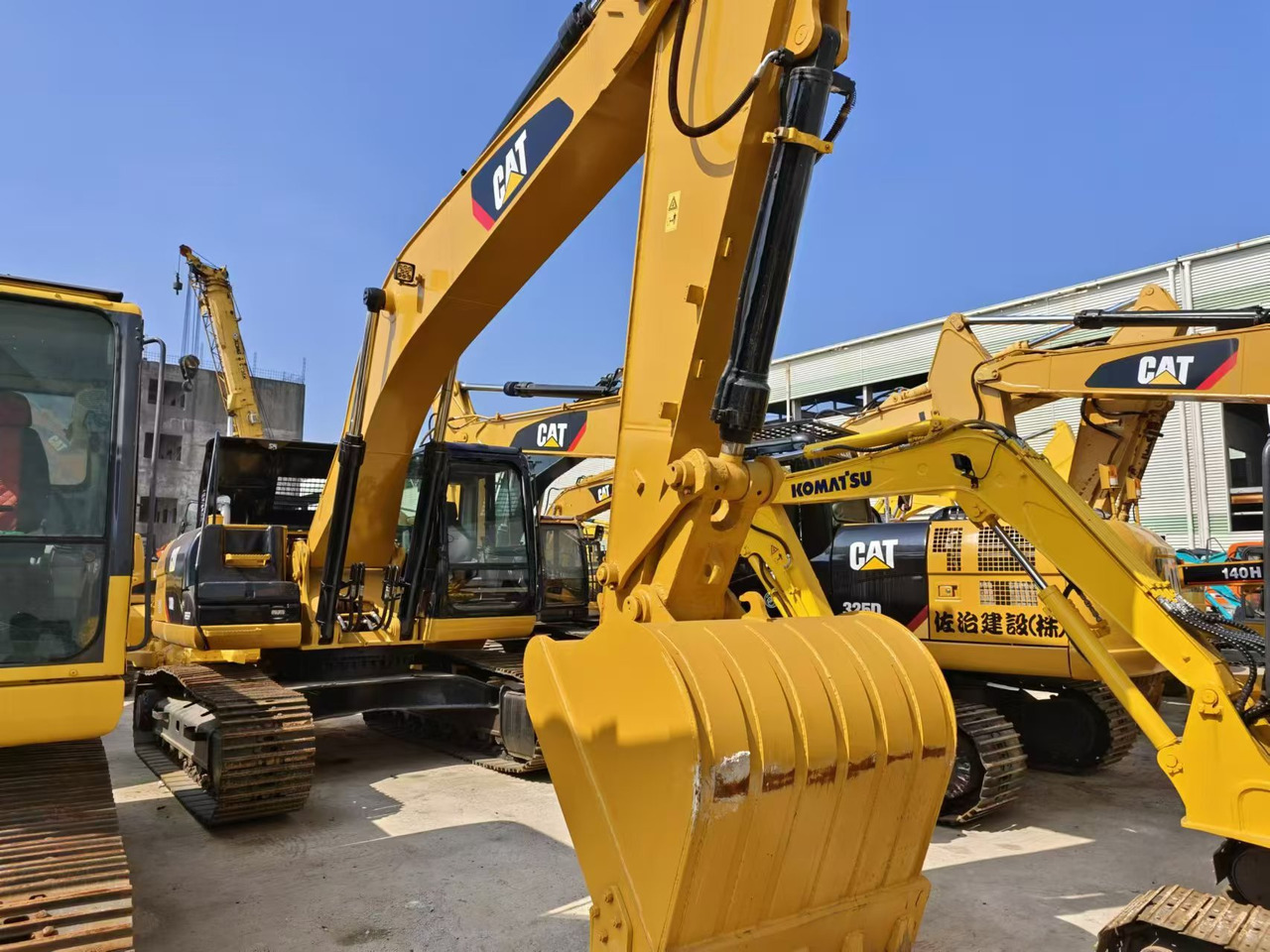 CAT 330D2 - 크롤러 굴삭기 : 사진 3 CAT 330D2 - 크롤러 굴삭기 : 사진 3
