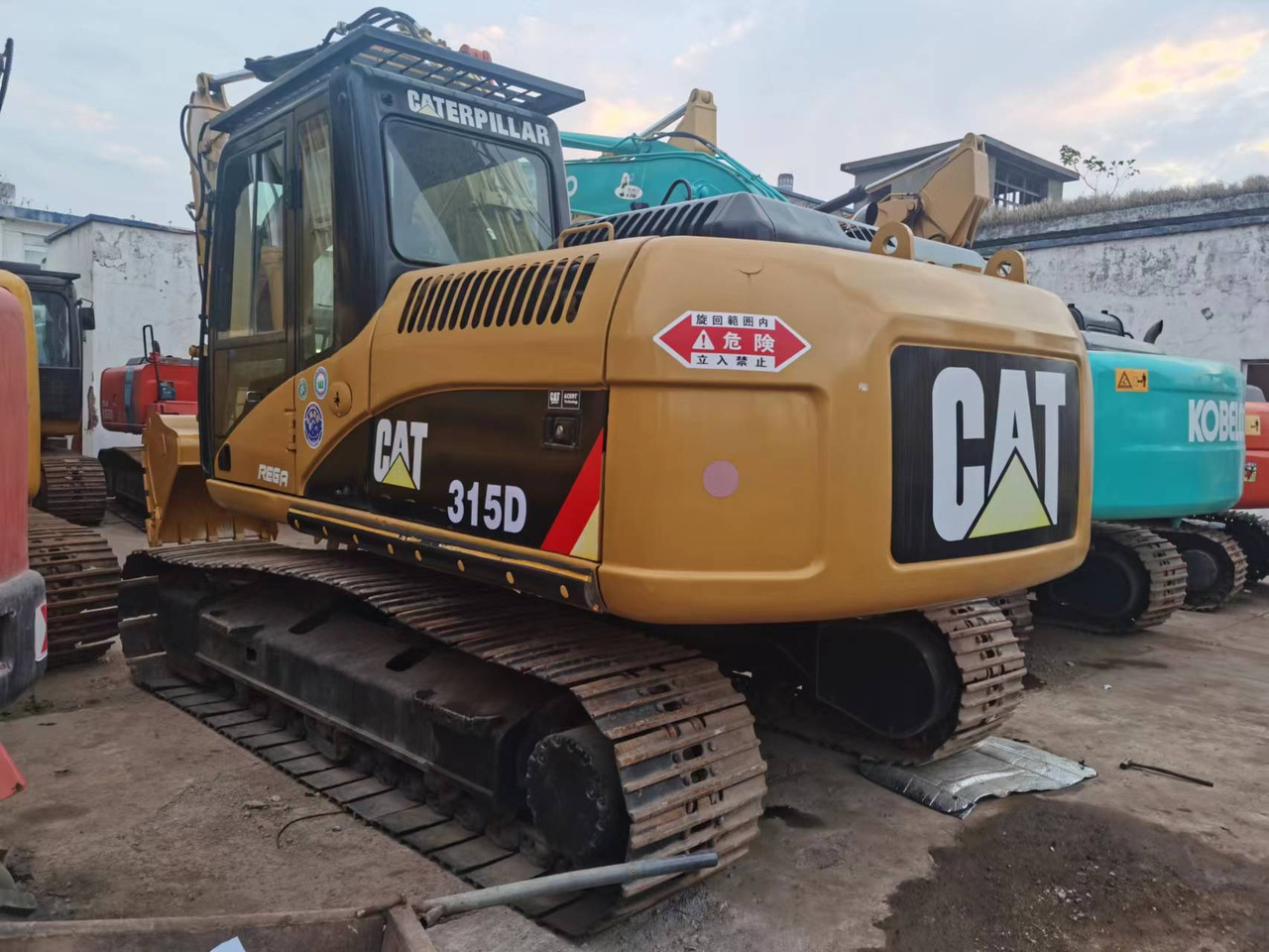 CATERPILLAR 315D - 크롤러 굴삭기 : 사진 1 CATERPILLAR 315D - 크롤러 굴삭기 : 사진 1