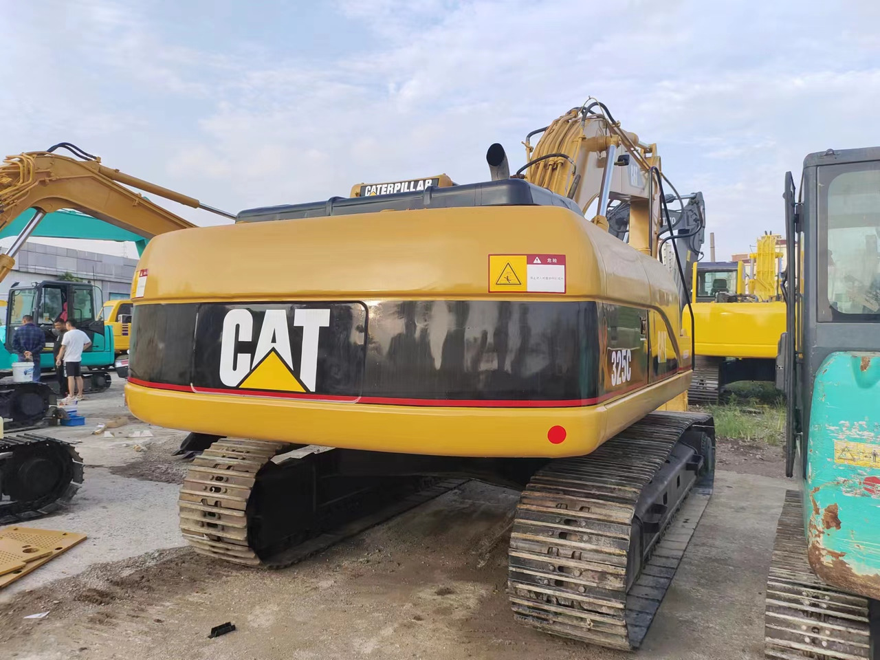 CATERPILLAR 325C - 크롤러 굴삭기 : 사진 5 CATERPILLAR 325C - 크롤러 굴삭기 : 사진 5