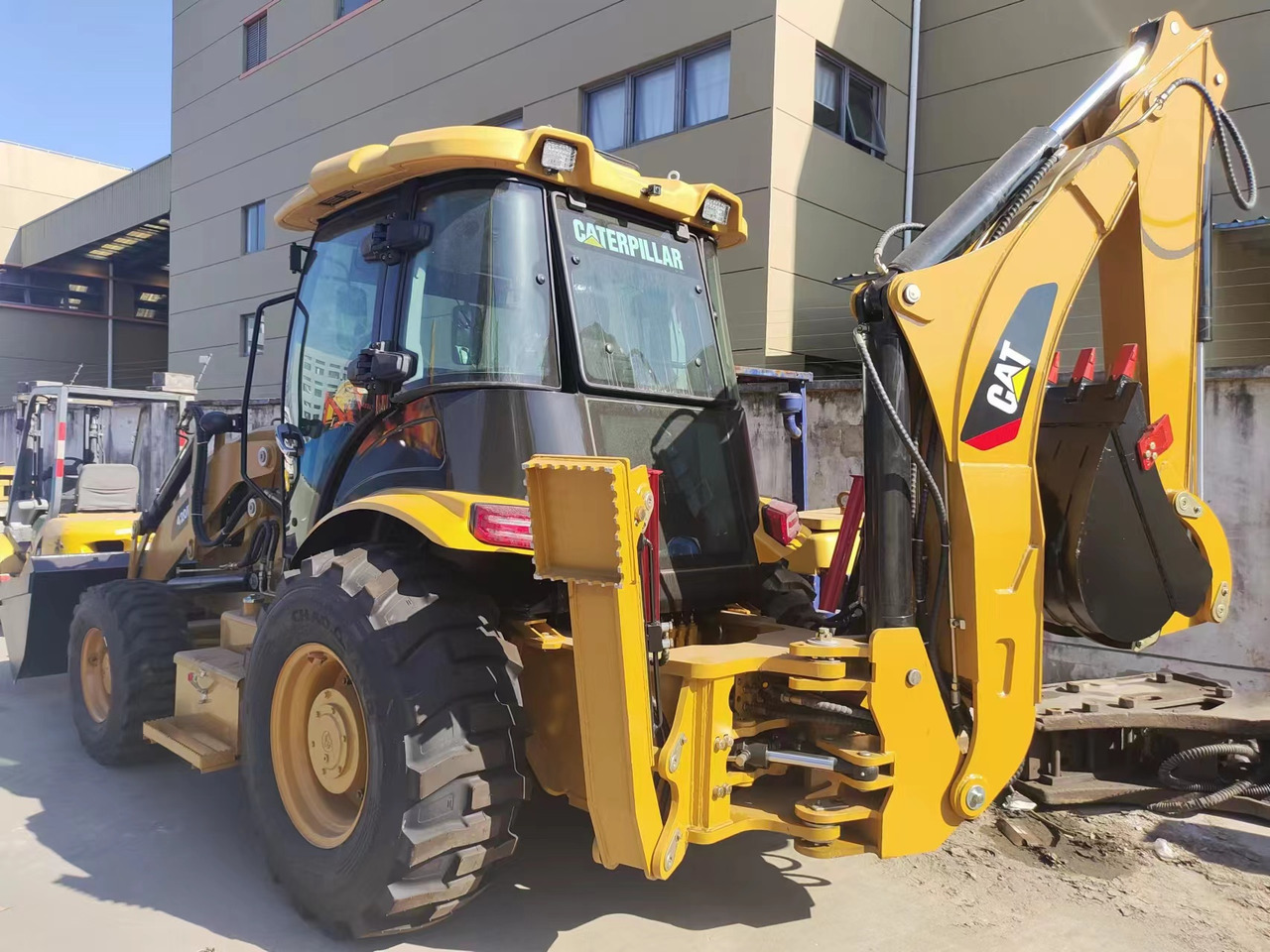 CATERPILLAR 420F - 백호 로더 : 사진 5 CATERPILLAR 420F - 백호 로더 : 사진 5