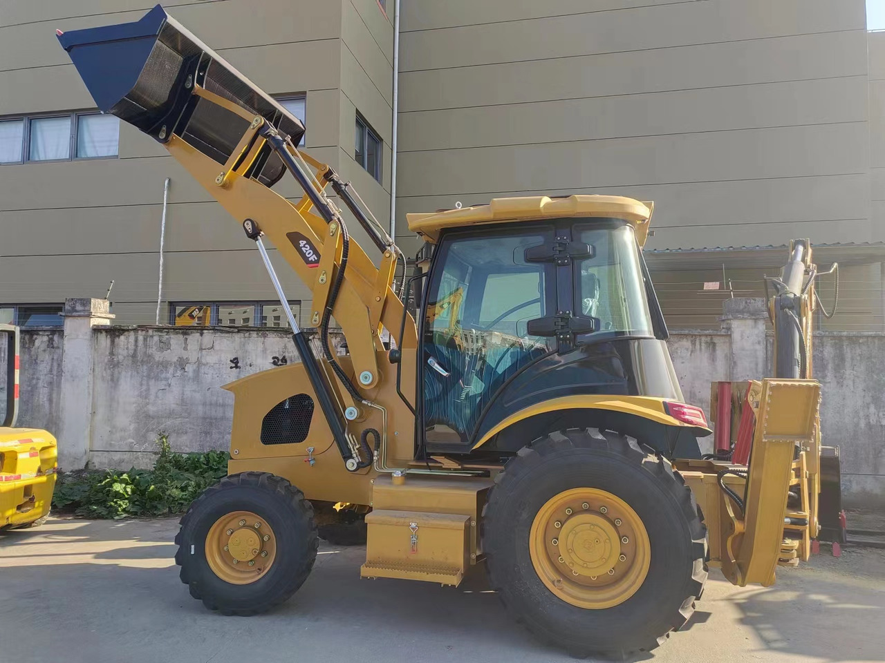 CATERPILLAR 420F - 백호 로더 : 사진 2 CATERPILLAR 420F - 백호 로더 : 사진 2