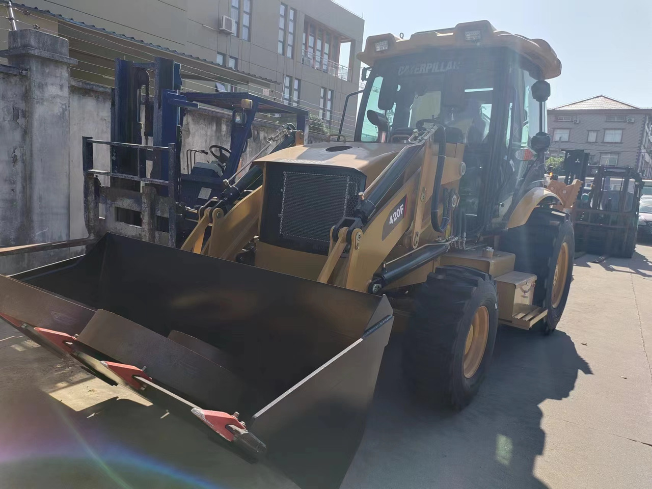 CATERPILLAR 420F - 백호 로더 : 사진 3 CATERPILLAR 420F - 백호 로더 : 사진 3