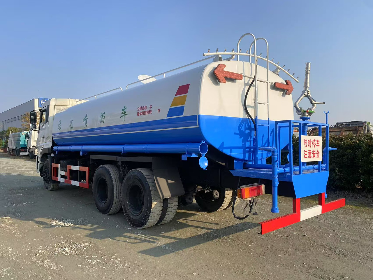 DONGFENG 20000L water truck Sprinkler - 유조트럭 : 사진 3 DONGFENG 20000L water truck Sprinkler - 유조트럭 : 사진 3