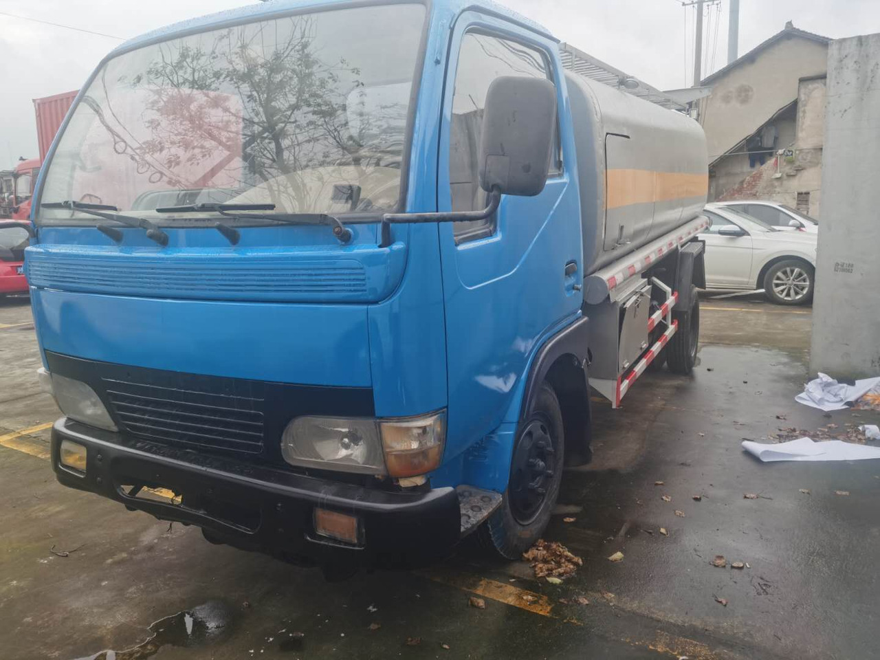 DONGFENG 6ton - 유조트럭 : 사진 2 DONGFENG 6ton - 유조트럭 : 사진 2