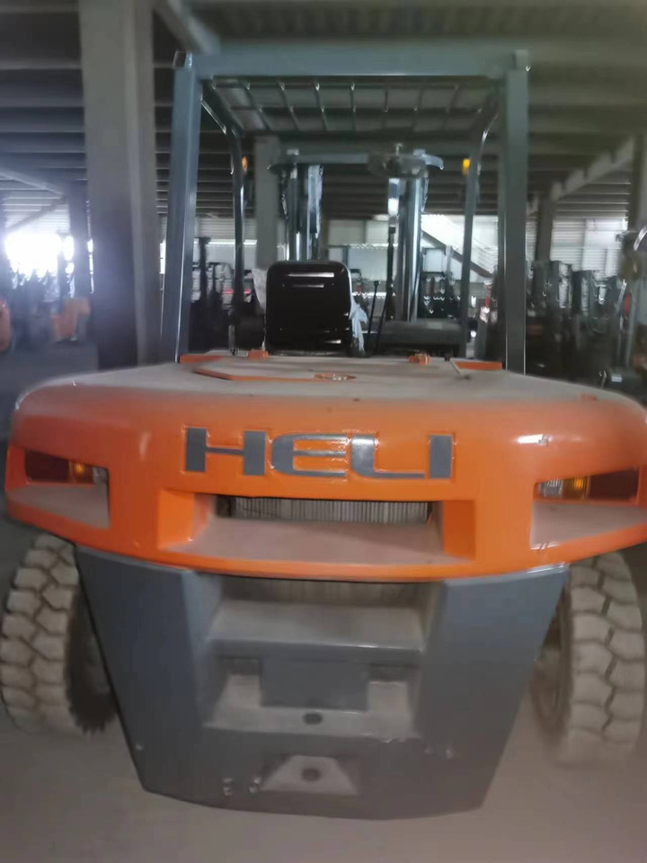 HELI 70 DIESEL FORKLIFT 7TON - 디젤 지게차 : 사진 2 HELI 70 DIESEL FORKLIFT 7TON - 디젤 지게차 : 사진 2