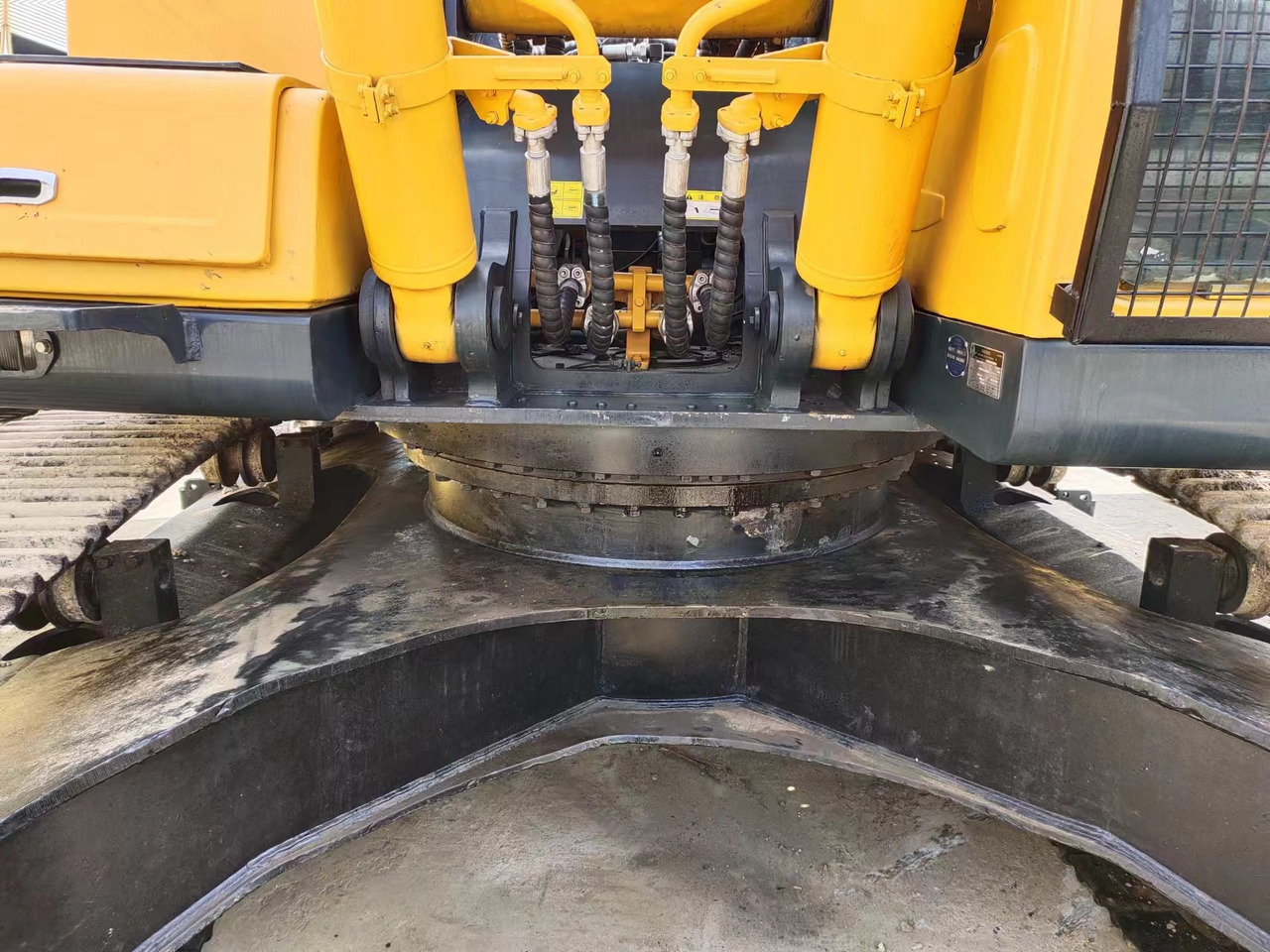 HYUNDAI R385LC-9T R305 R220 - 크롤러 굴삭기 : 사진 3 HYUNDAI R385LC-9T R305 R220 - 크롤러 굴삭기 : 사진 3