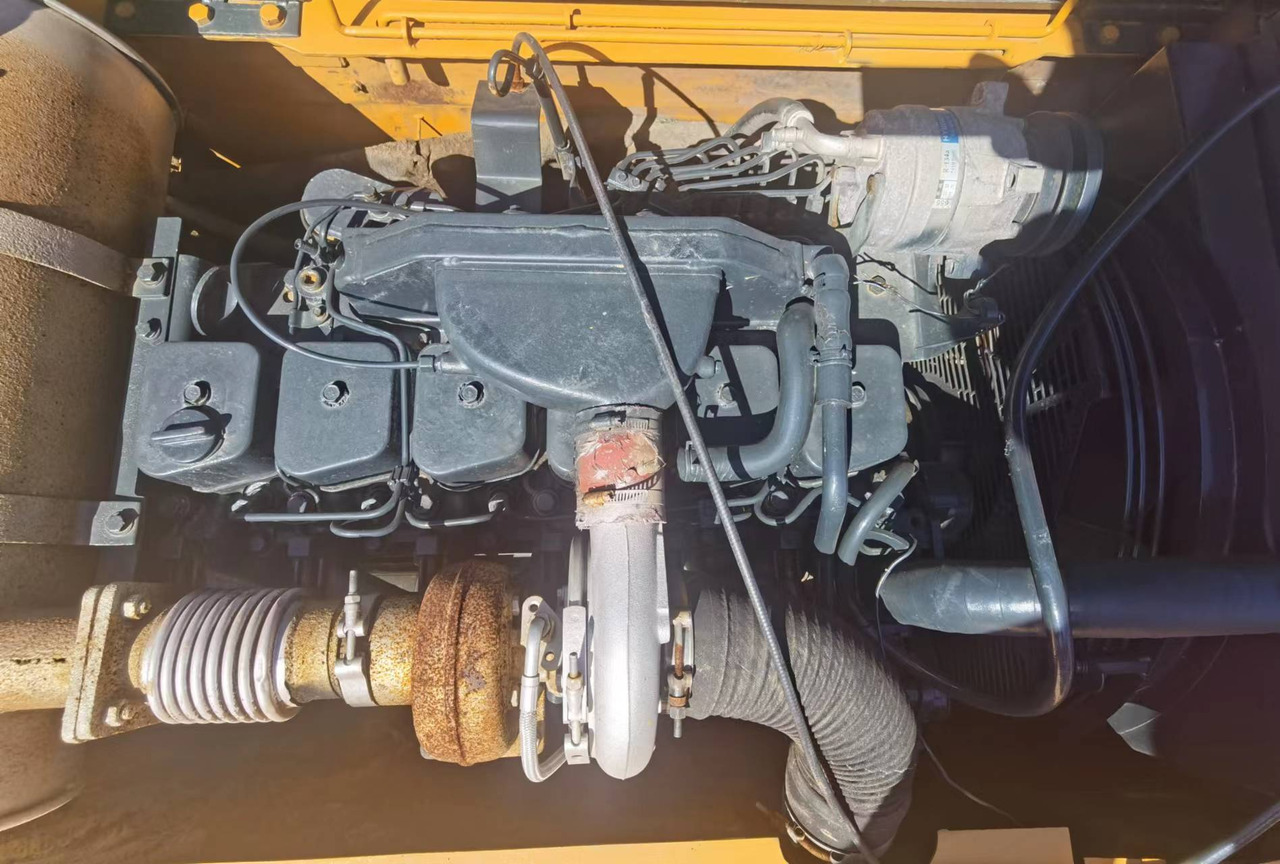 HYUNDAI ROBEX 210W-9 - 휠 굴삭기 : 사진 4 HYUNDAI ROBEX 210W-9 - 휠 굴삭기 : 사진 4