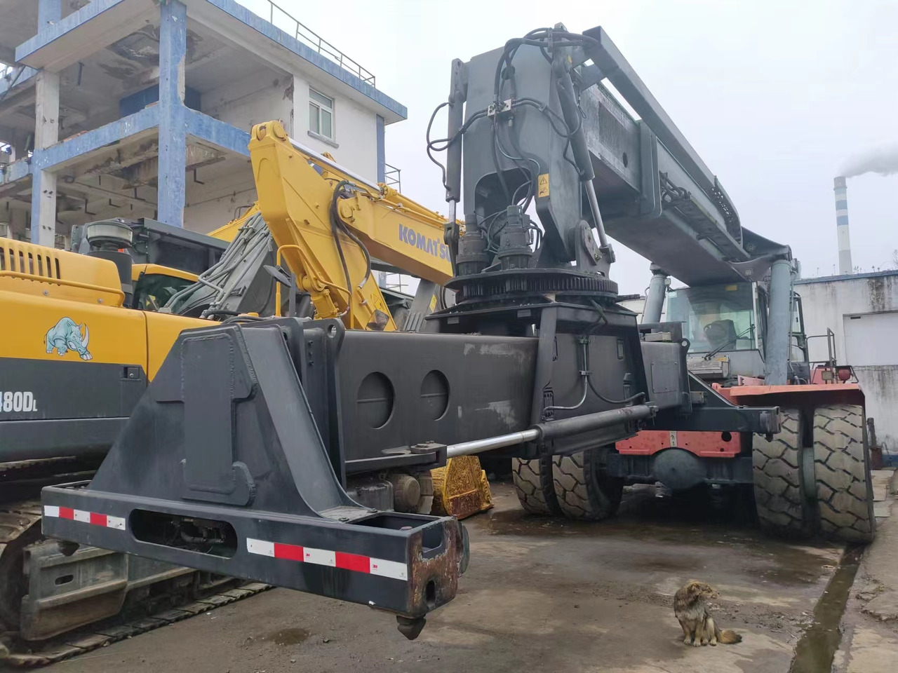 KALMAR DRF450 - 리치 스태커 : 사진 2 KALMAR DRF450 - 리치 스태커 : 사진 2