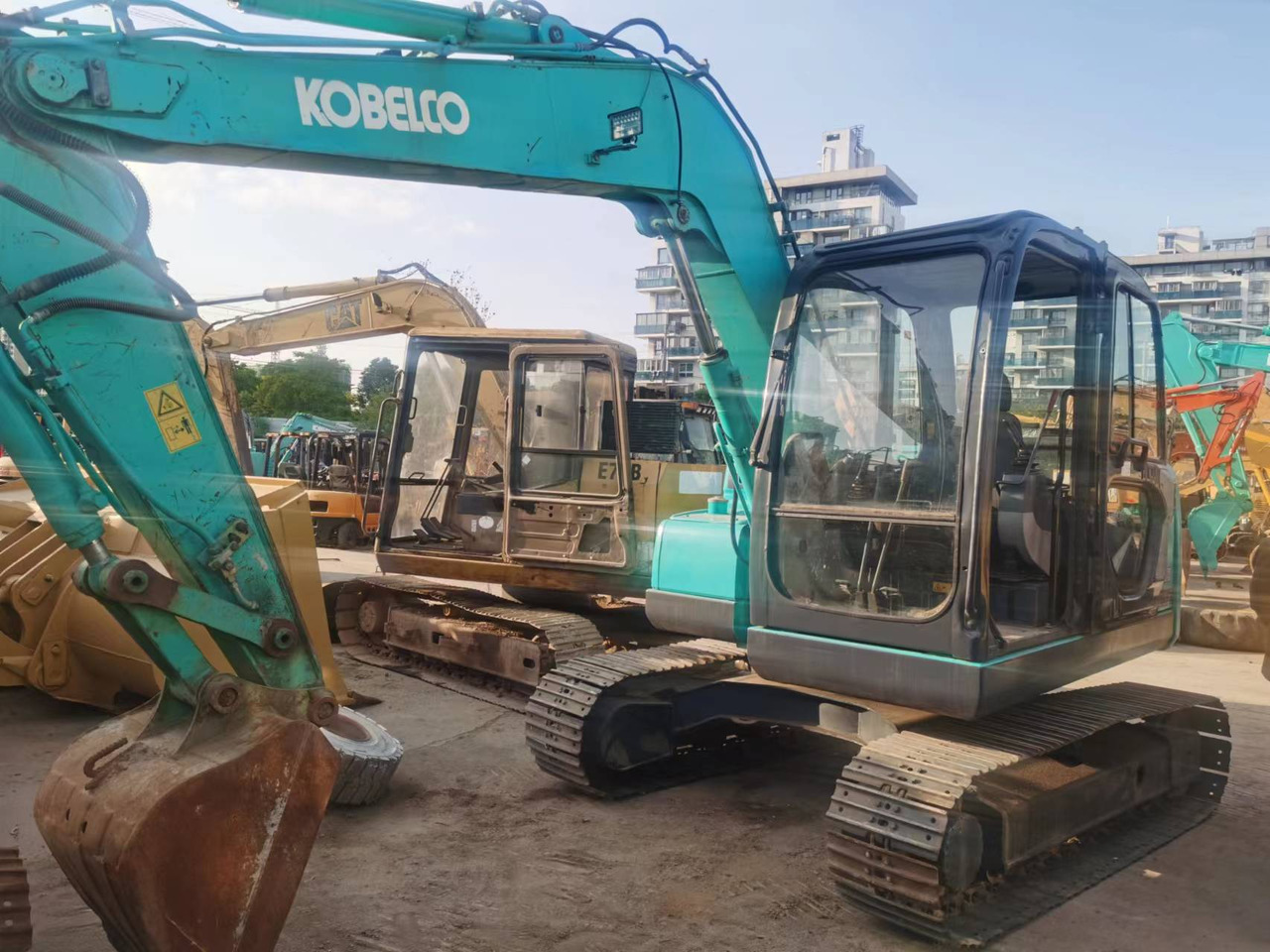 KOBELCO SK75 - 미니 굴삭기 : 사진 1 KOBELCO SK75 - 미니 굴삭기 : 사진 1
