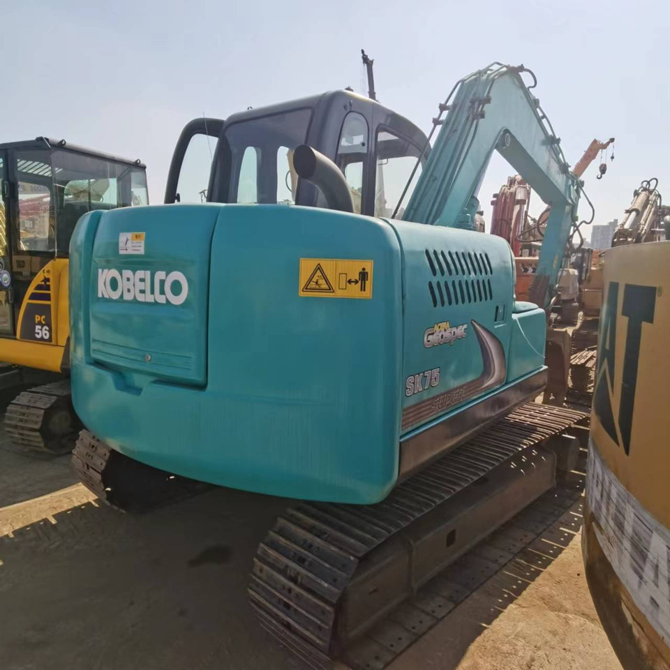 KOBELCO SK75 - 미니 굴삭기 : 사진 1 KOBELCO SK75 - 미니 굴삭기 : 사진 1