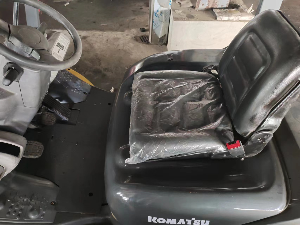 KOMATSU FD30 - 디젤 지게차 : 사진 3 KOMATSU FD30 - 디젤 지게차 : 사진 3