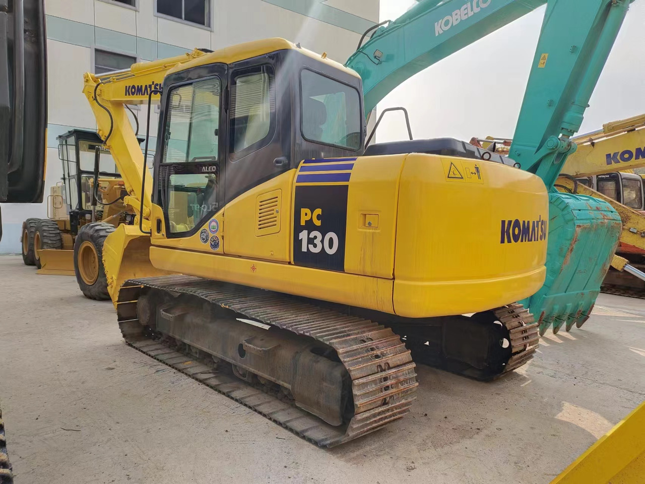 KOMATSU PC130-7 - 크롤러 굴삭기 : 사진 4 KOMATSU PC130-7 - 크롤러 굴삭기 : 사진 4