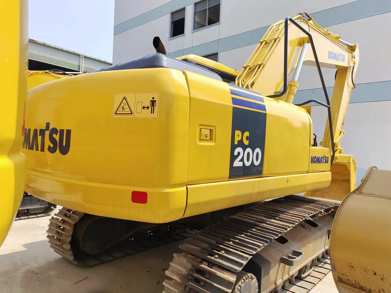 KOMATSU PC200-7 PC200 - 크롤러 굴삭기 : 사진 2 KOMATSU PC200-7 PC200 - 크롤러 굴삭기 : 사진 2