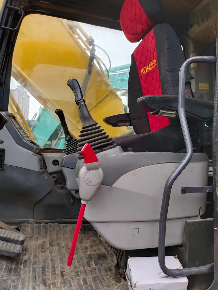 KOMATSU PC200-7 - 크롤러 굴삭기 : 사진 3 KOMATSU PC200-7 - 크롤러 굴삭기 : 사진 3