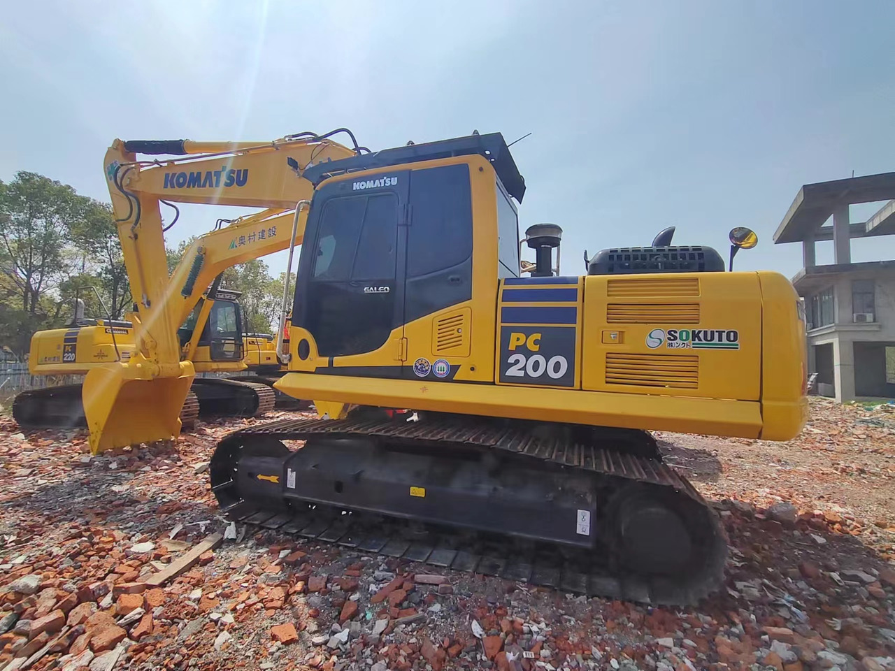 KOMATSU PC200-8N1 - 크롤러 굴삭기 : 사진 1 KOMATSU PC200-8N1 - 크롤러 굴삭기 : 사진 1