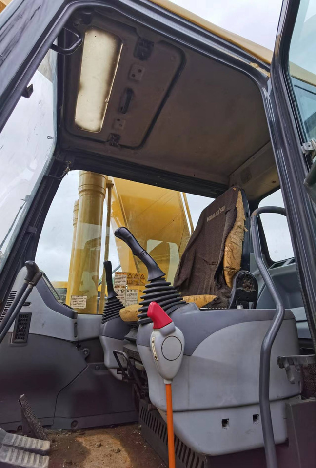 KOMATSU PC300-7 - 크롤러 굴삭기 : 사진 4 KOMATSU PC300-7 - 크롤러 굴삭기 : 사진 4