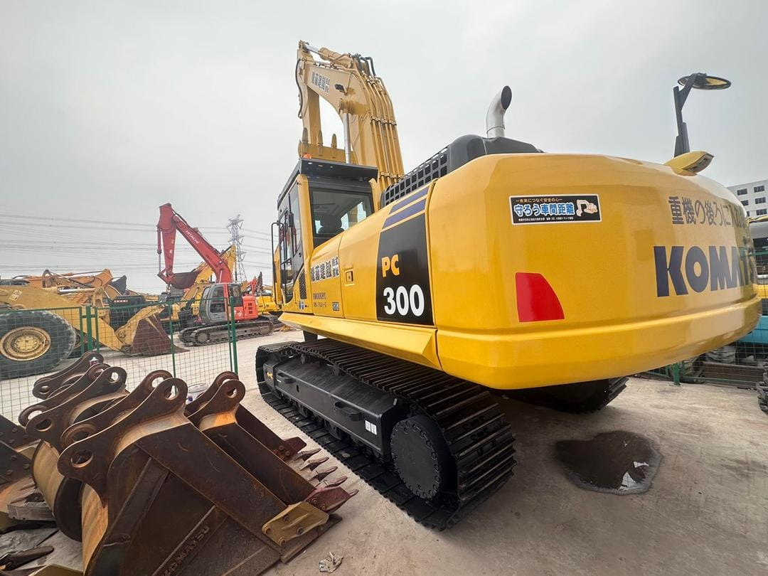KOMATSU PC300-8 - 크롤러 굴삭기 : 사진 1 KOMATSU PC300-8 - 크롤러 굴삭기 : 사진 1