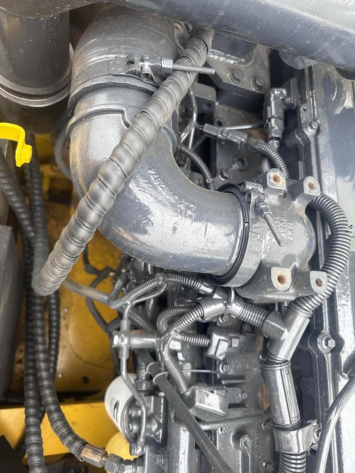 KOMATSU PC300-8 - 크롤러 굴삭기 : 사진 5 KOMATSU PC300-8 - 크롤러 굴삭기 : 사진 5