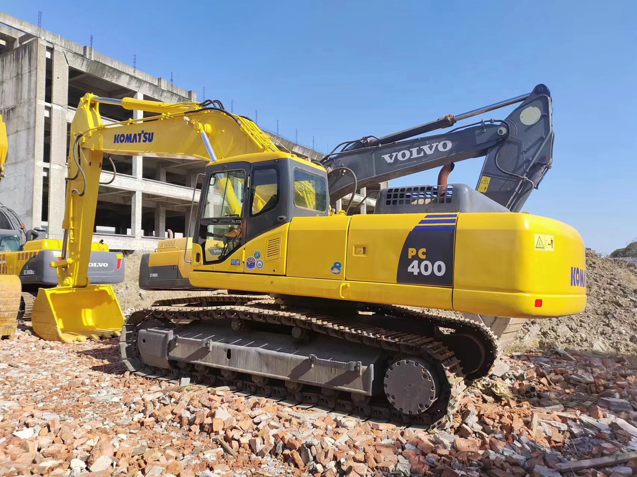 KOMATSU PC400-7 PC400 - 크롤러 굴삭기 : 사진 1 KOMATSU PC400-7 PC400 - 크롤러 굴삭기 : 사진 1