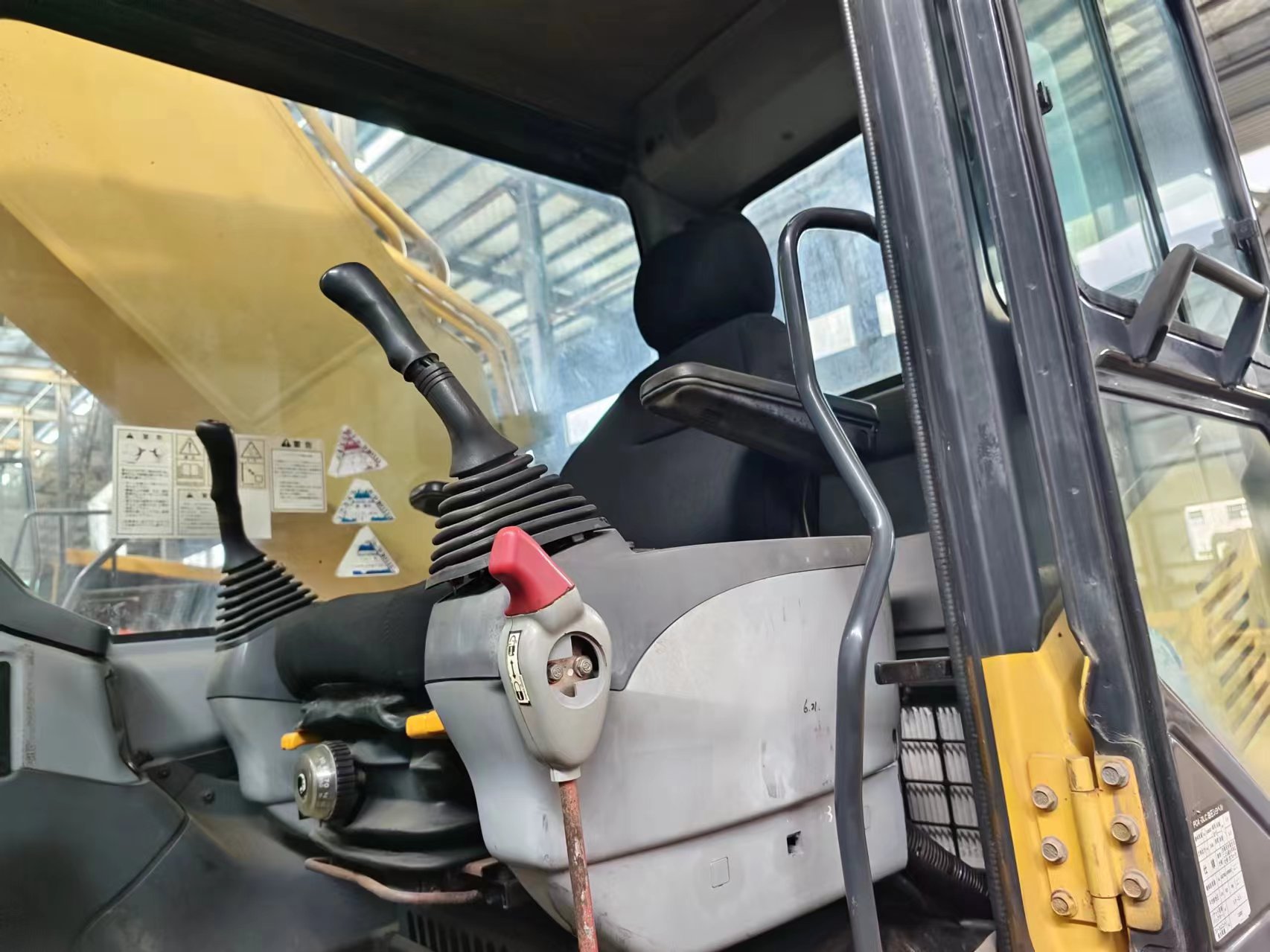 KOMATSU PC400-7 - 크롤러 굴삭기 : 사진 5 KOMATSU PC400-7 - 크롤러 굴삭기 : 사진 5
