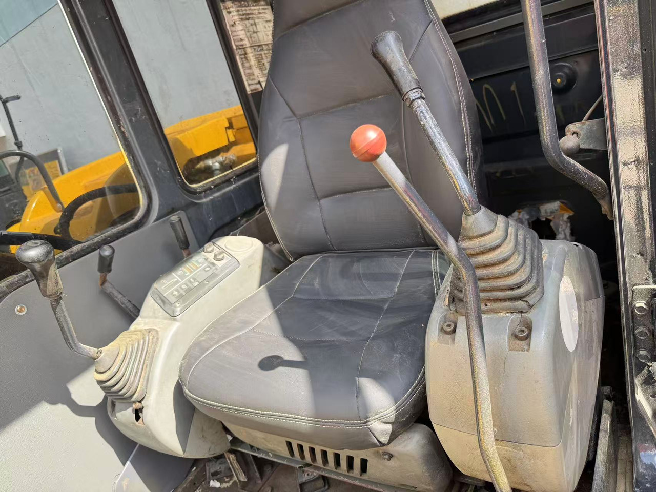 KOMATSU PC60-7 - 미니 굴삭기 : 사진 4 KOMATSU PC60-7 - 미니 굴삭기 : 사진 4