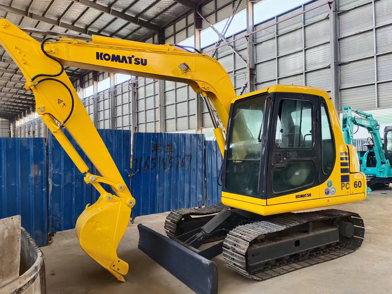 KOMATSU PC60-7 - 크롤러 굴삭기 : 사진 1 KOMATSU PC60-7 - 크롤러 굴삭기 : 사진 1