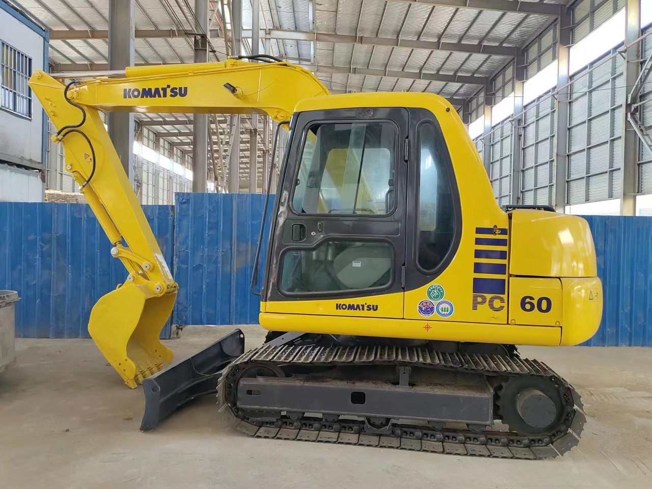 KOMATSU PC60-7 - 크롤러 굴삭기 : 사진 2 KOMATSU PC60-7 - 크롤러 굴삭기 : 사진 2