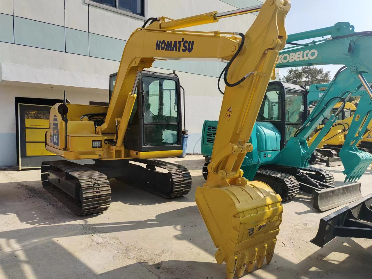KOMATSU PC60-8 - 미니 굴삭기 : 사진 2 KOMATSU PC60-8 - 미니 굴삭기 : 사진 2